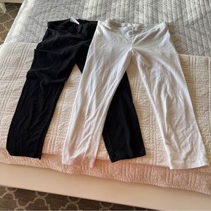 2 pair knit capri leggings small GUC